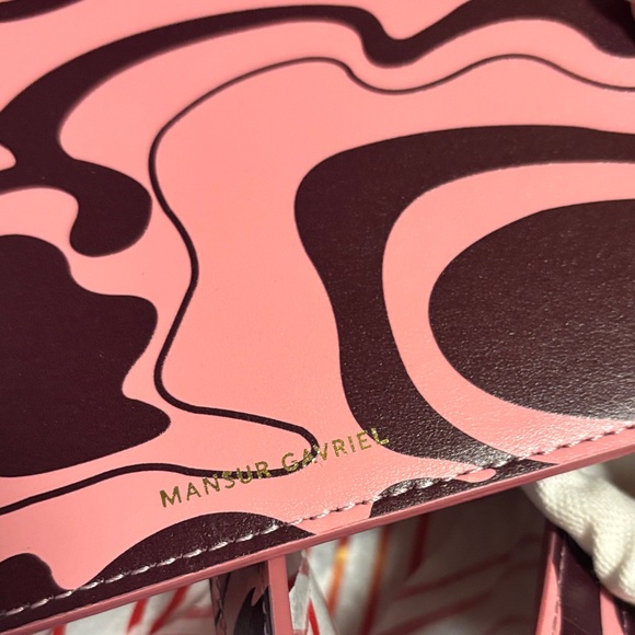 Authentic MANSUR GAVRIEL Leather Patterned Tote with large zip top wristlet - Picture 16 of 16